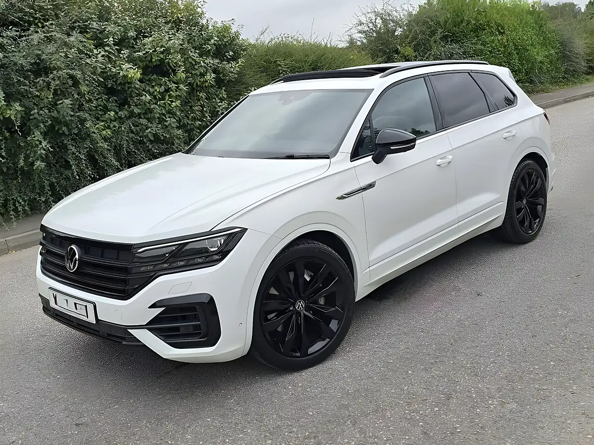 Used 2020 Volkswagen Touareg Black Edition White - Interior and Exterior details 4