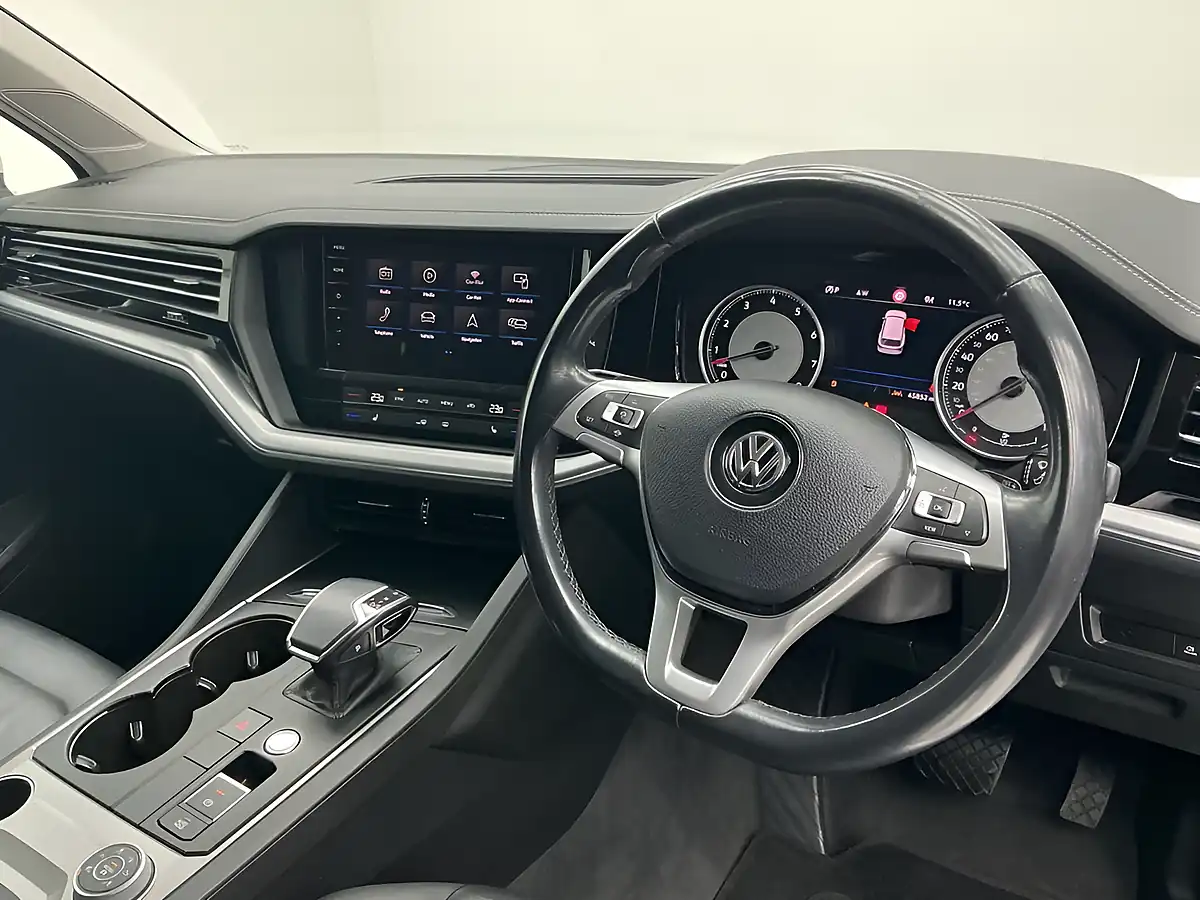 Used 2020 Volkswagen Touareg Sel White - Interior and Exterior details 10