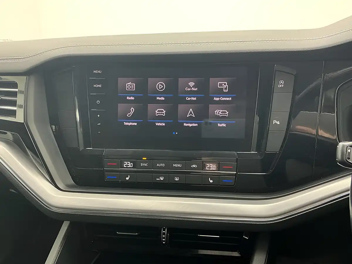 Used 2020 Volkswagen Touareg Sel White - Interior and Exterior details 12