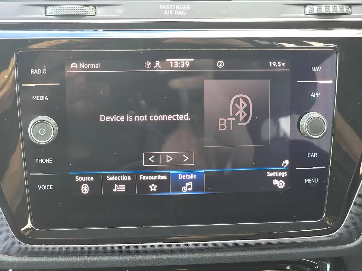 Used 2020 Volkswagen Touran R-Line Black - Interior and Exterior details 18
