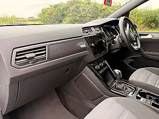 Used 2020 Volkswagen Touran R-Line White - Interior and Exterior details 10