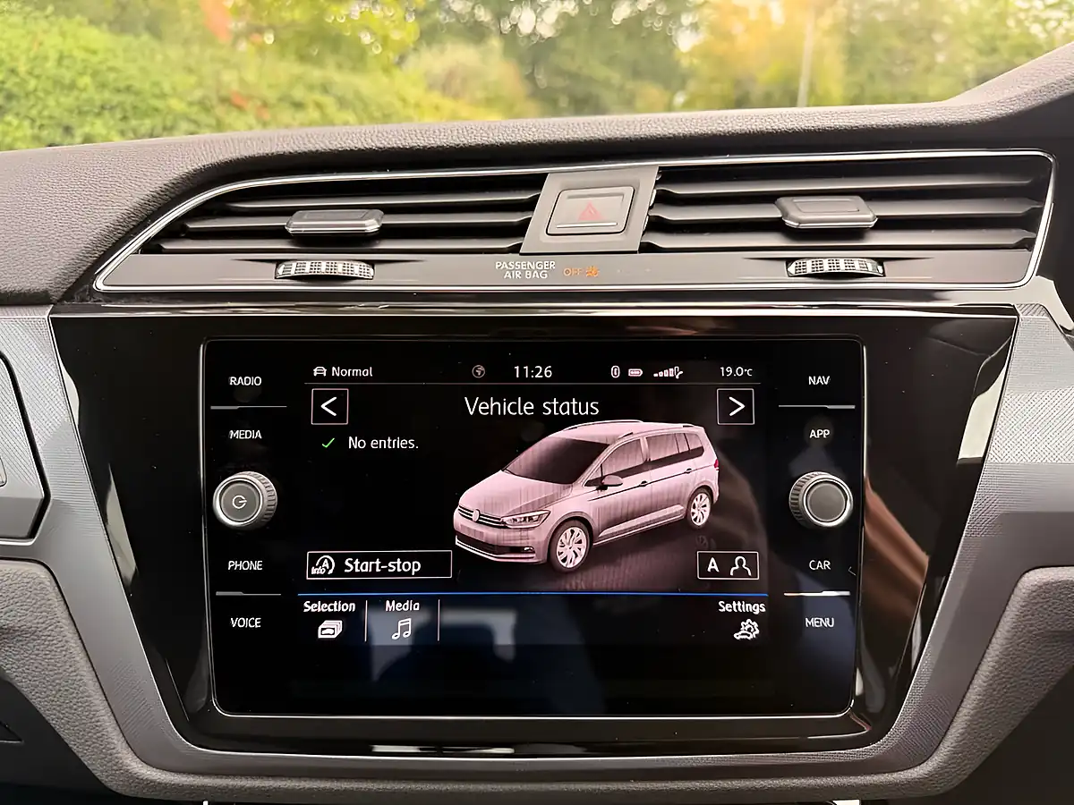 Used 2020 Volkswagen Touran R-Line White - Interior and Exterior details 13