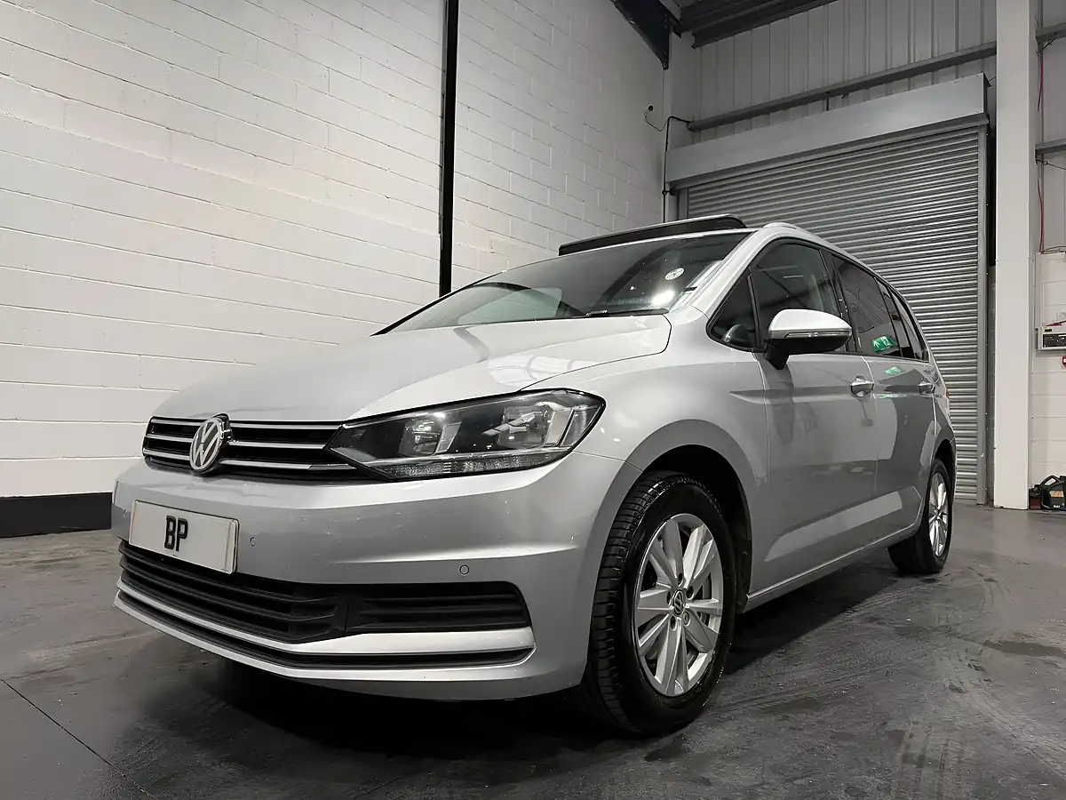 Used 2020 Volkswagen Touran Se Family Silver - Interior and Exterior details 3
