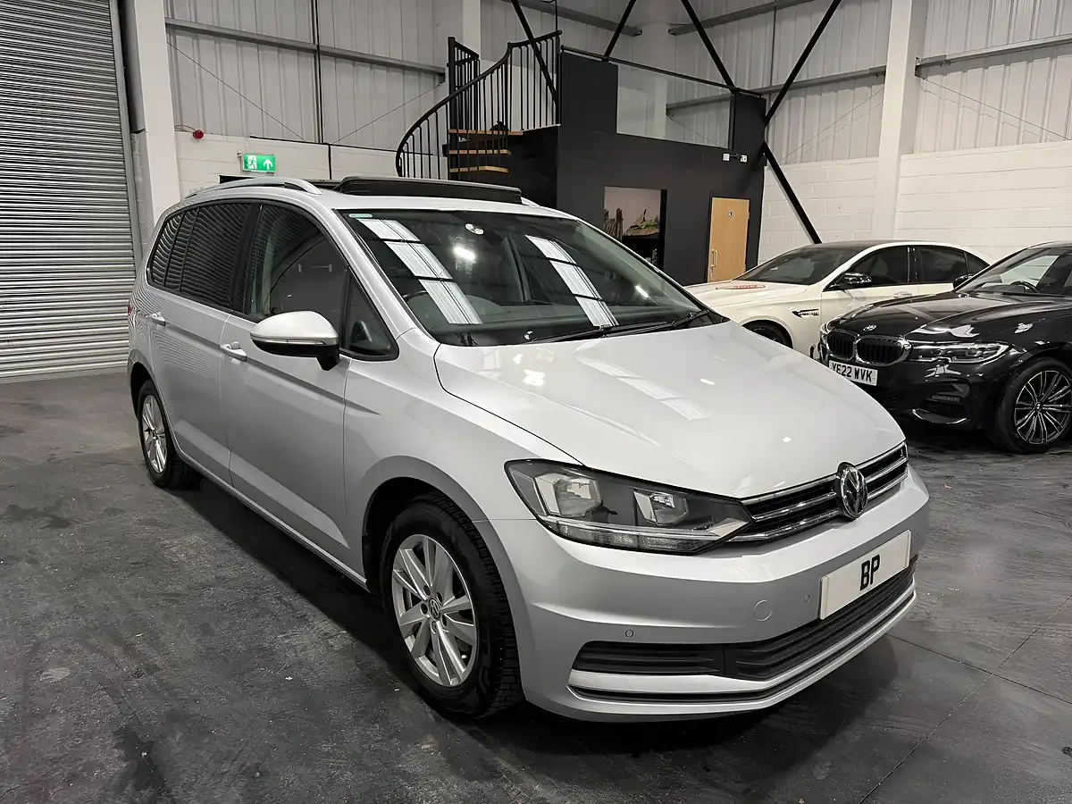 Used 2020 Volkswagen Touran Se Family Silver - Interior and Exterior details 5