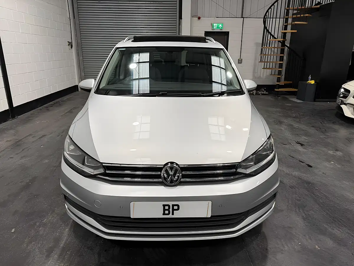 Used 2020 Volkswagen Touran Se Family Silver - Interior and Exterior details 6