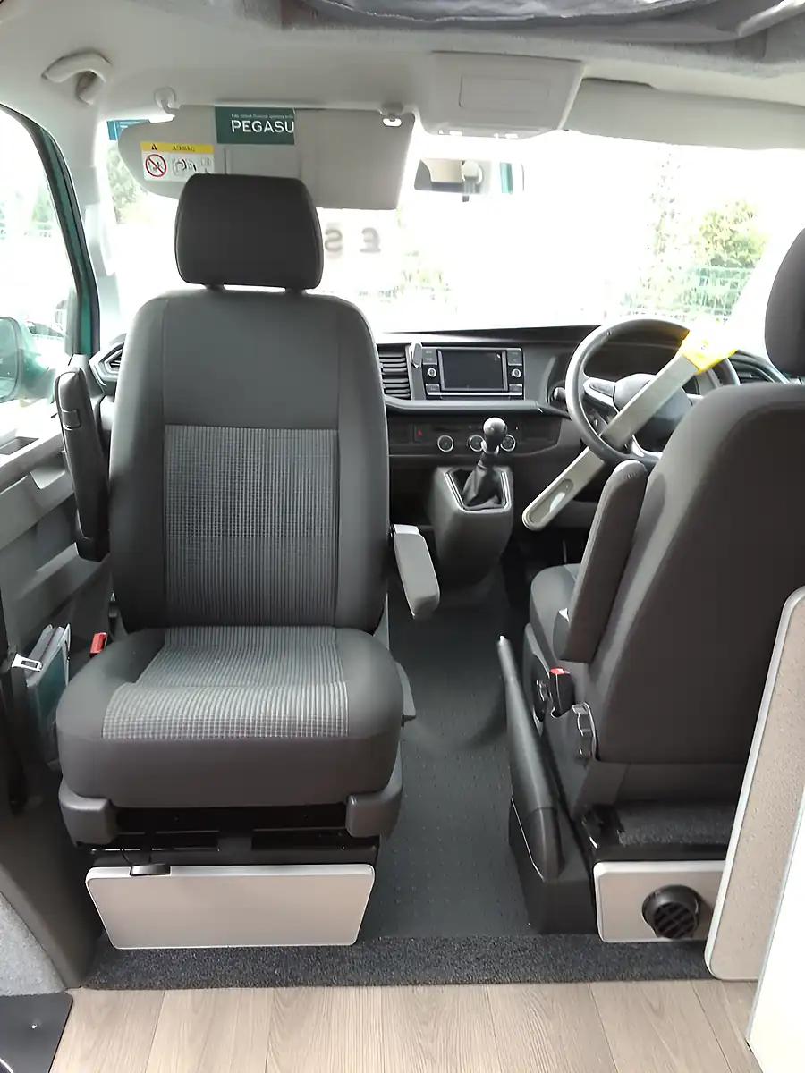 Used 2020 Volkswagen Transporter Camperking Bayleaf Green Metallic - Interior and Exterior details 11
