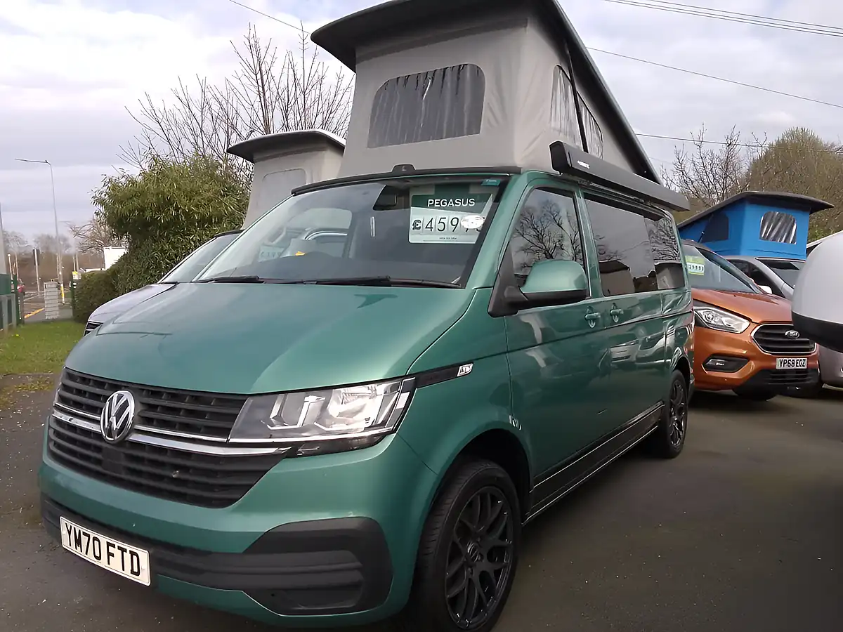 Used 2020 Volkswagen Transporter Camperking Bayleaf Green Metallic - Interior and Exterior details 3