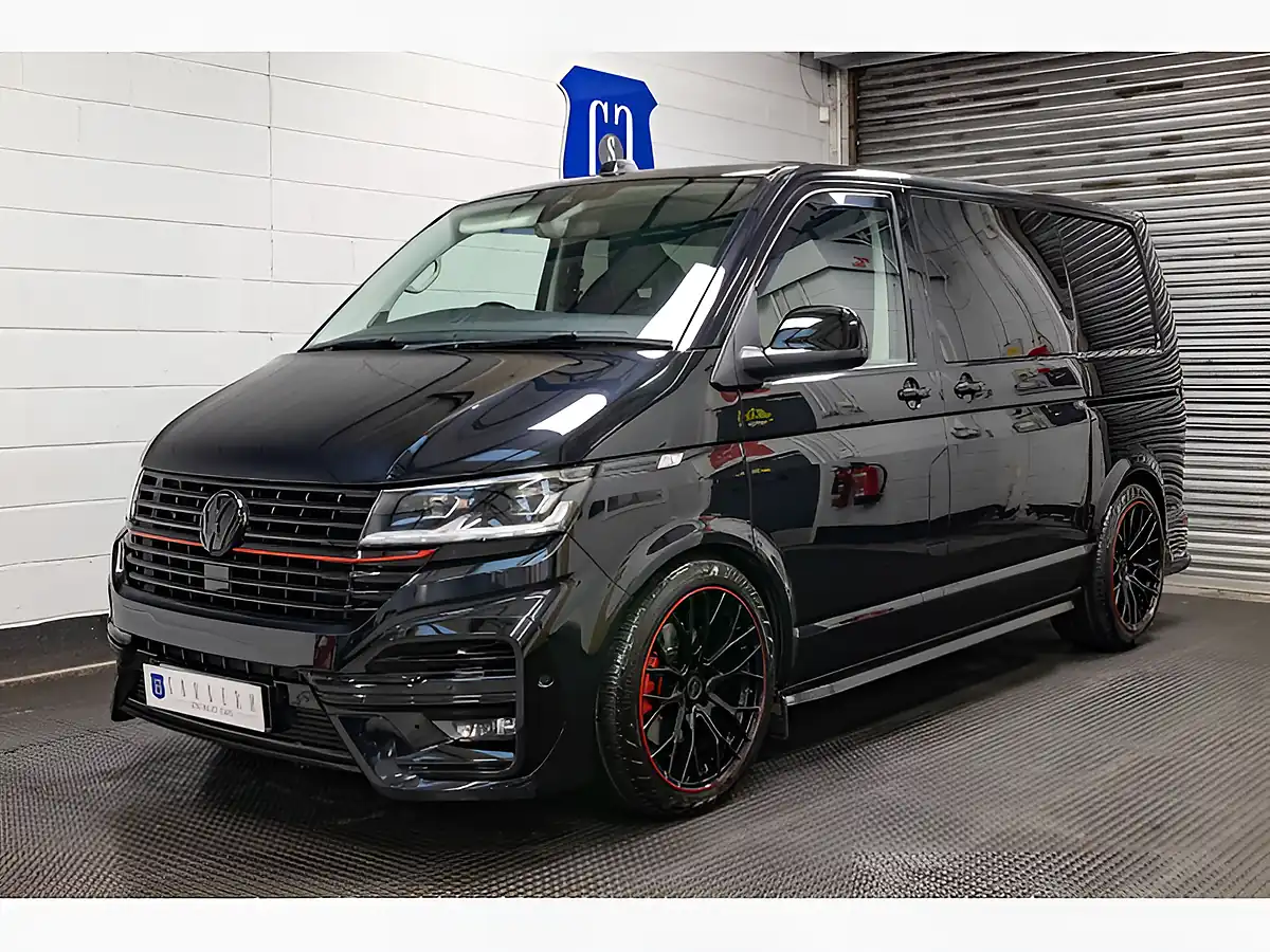 Used 2020 Volkswagen Transporter Highline Black - Front View