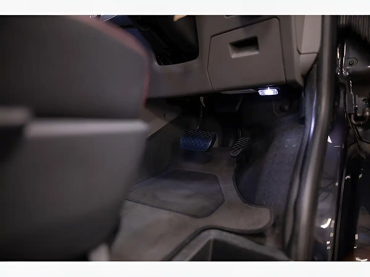 Used 2020 Volkswagen Transporter Highline Black - Interior and Exterior details 13