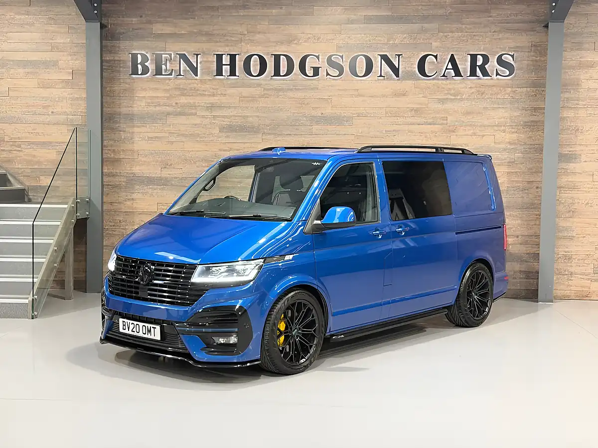 Used 2020 Volkswagen Transporter Highline Blue - Front View