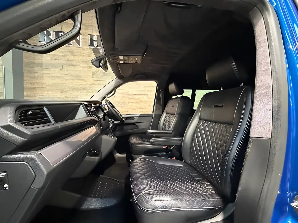 Used 2020 Volkswagen Transporter Highline Blue - Interior and Exterior details 10