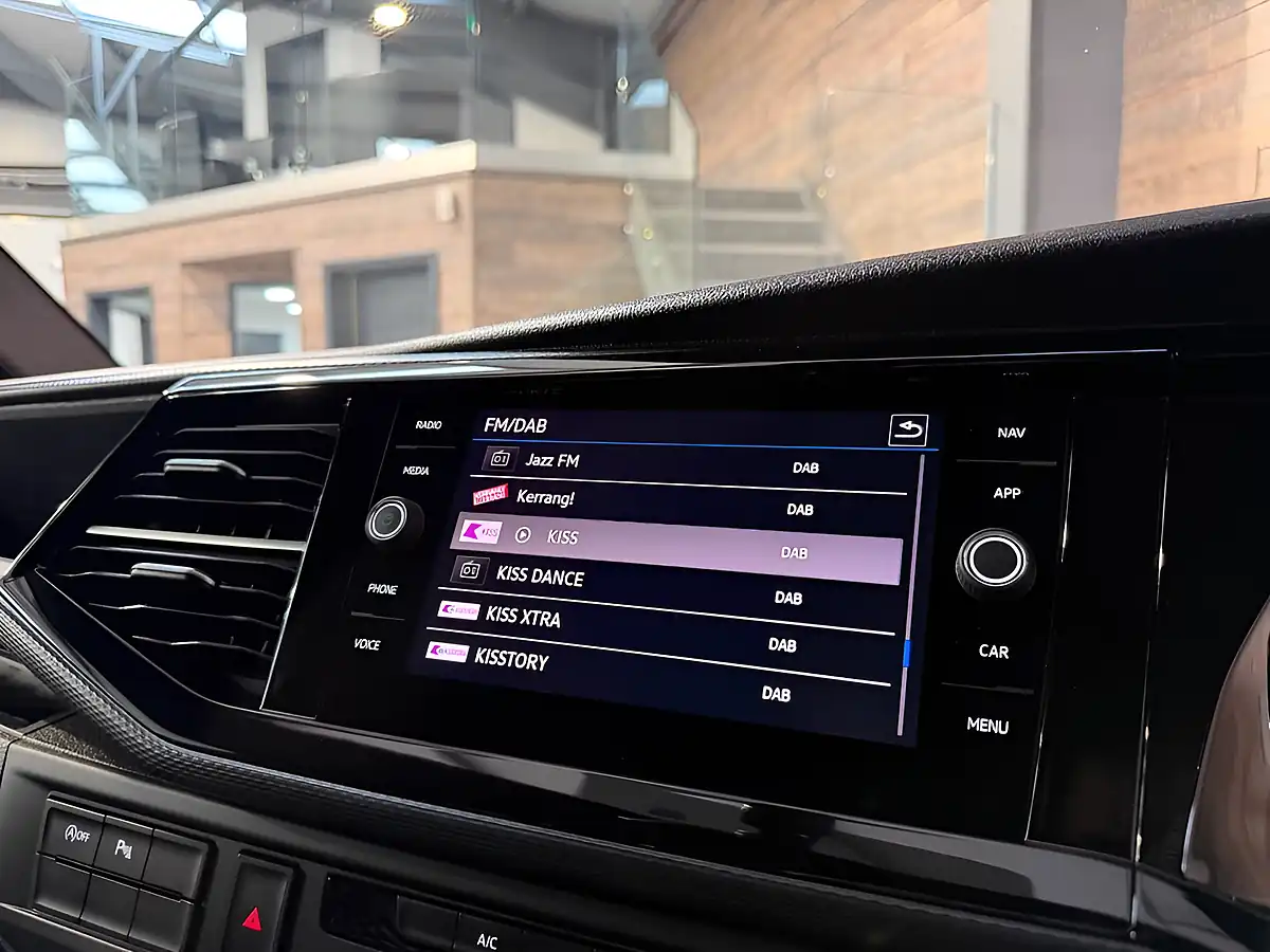 Used 2020 Volkswagen Transporter Highline Blue - Interior and Exterior details 14