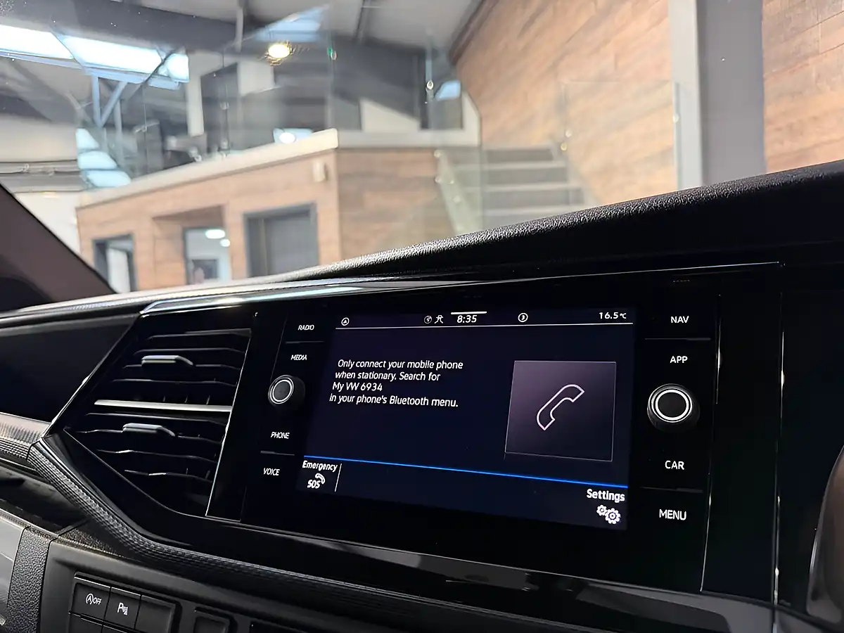 Used 2020 Volkswagen Transporter Highline Blue - Interior and Exterior details 16