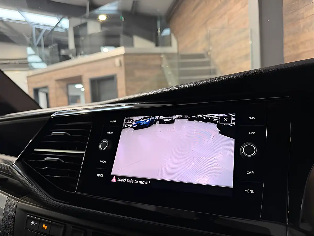 Used 2020 Volkswagen Transporter Highline Blue - Interior and Exterior details 17