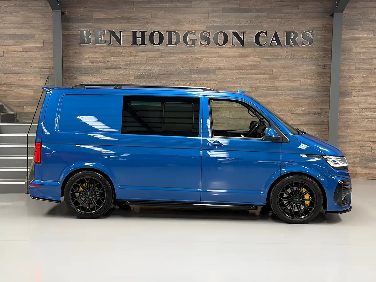 Used 2020 Volkswagen Transporter Highline Blue - Interior and Exterior details 5