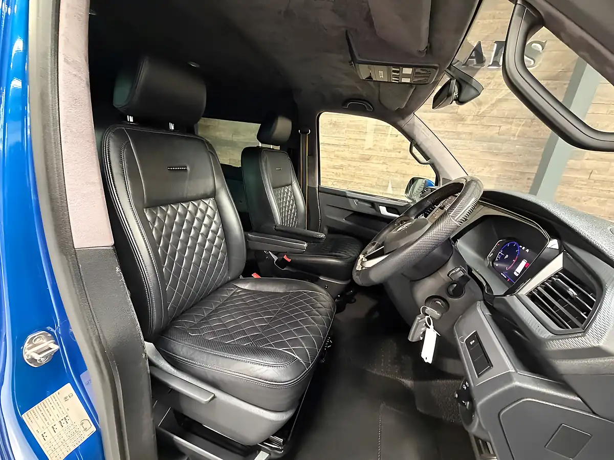 Used 2020 Volkswagen Transporter Highline Blue - Interior and Exterior details 8