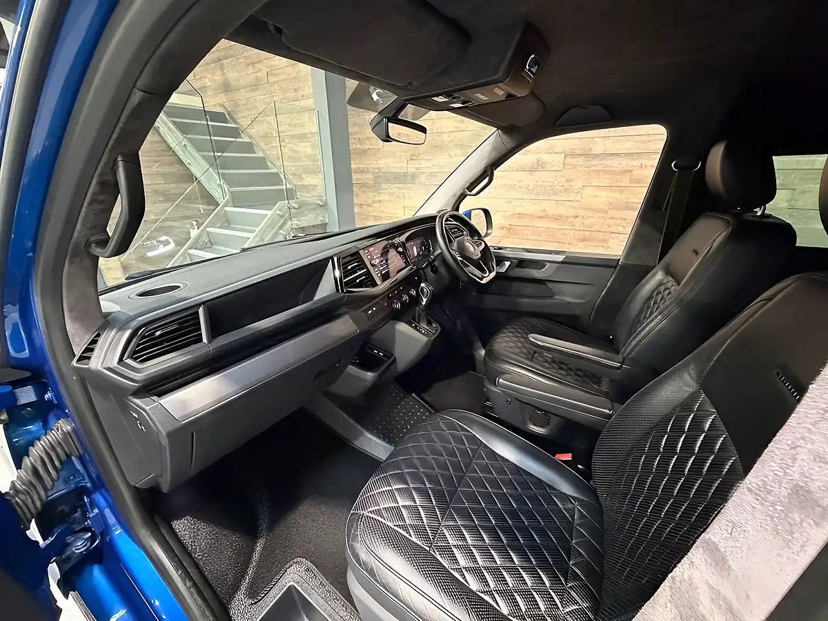 Used 2020 Volkswagen Transporter Highline Blue - Interior and Exterior details 9