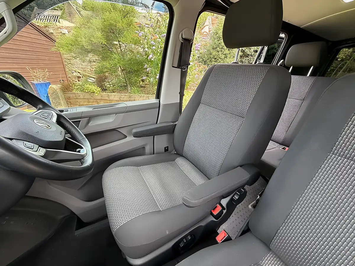 Used 2020 Volkswagen Transporter Highline Blue - Interior and Exterior details 16