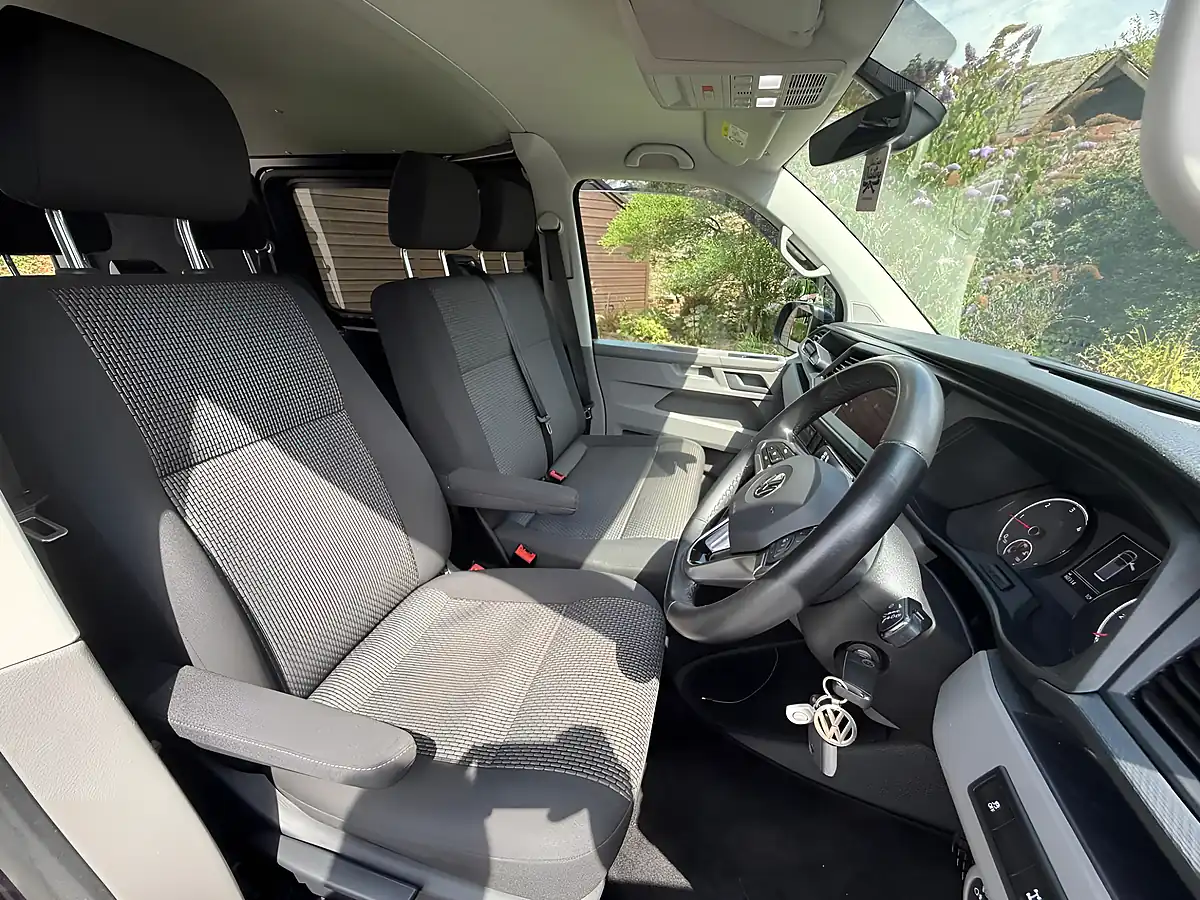 Used 2020 Volkswagen Transporter Highline Blue - Interior and Exterior details 19