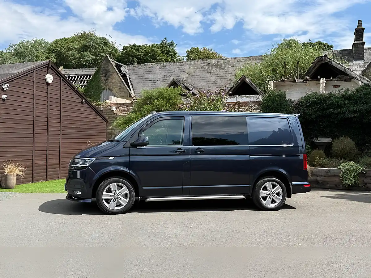 Used 2020 Volkswagen Transporter Highline Blue - Interior and Exterior details 6
