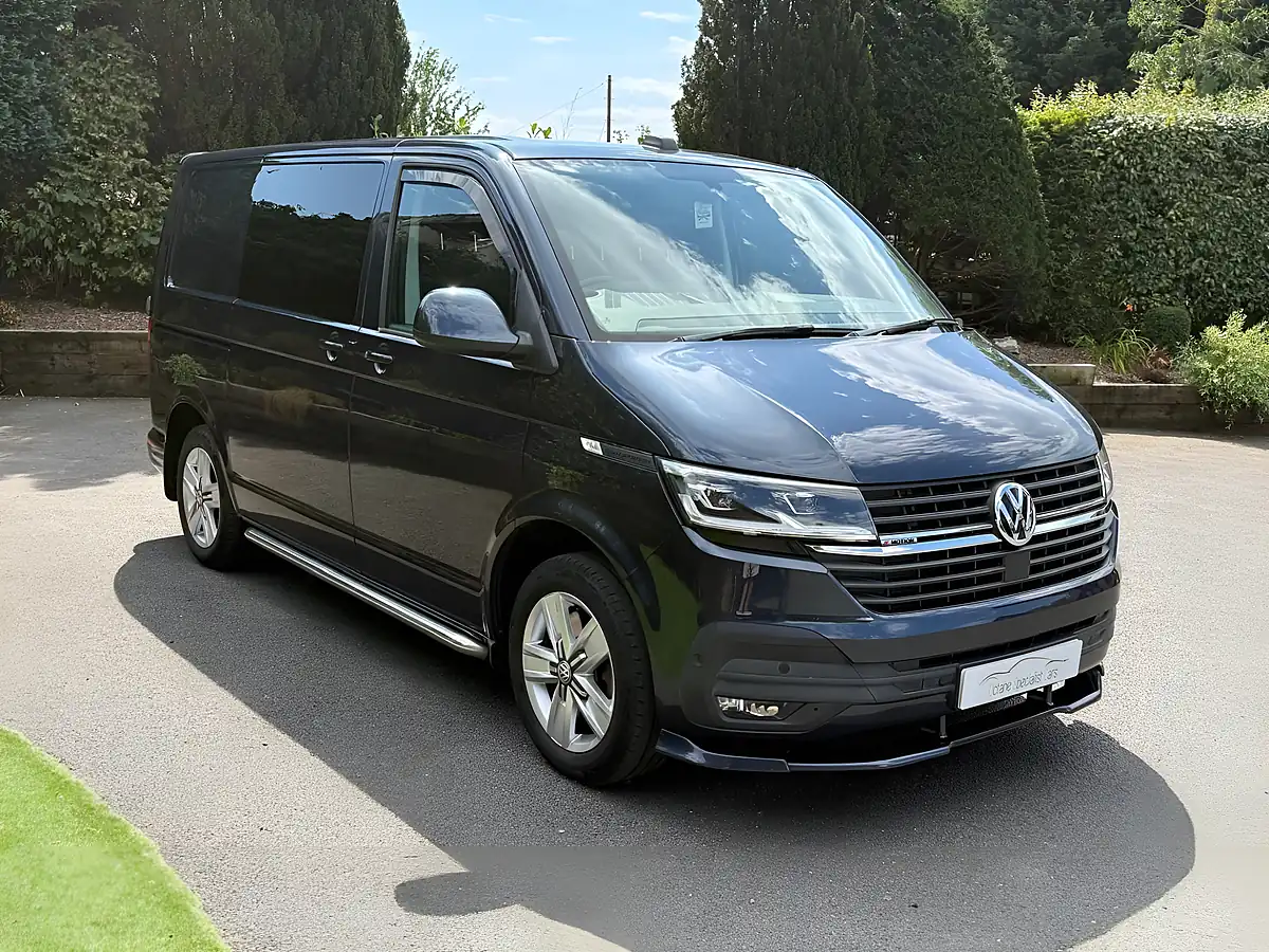 Used 2020 Volkswagen Transporter Highline Blue - Interior and Exterior details 9