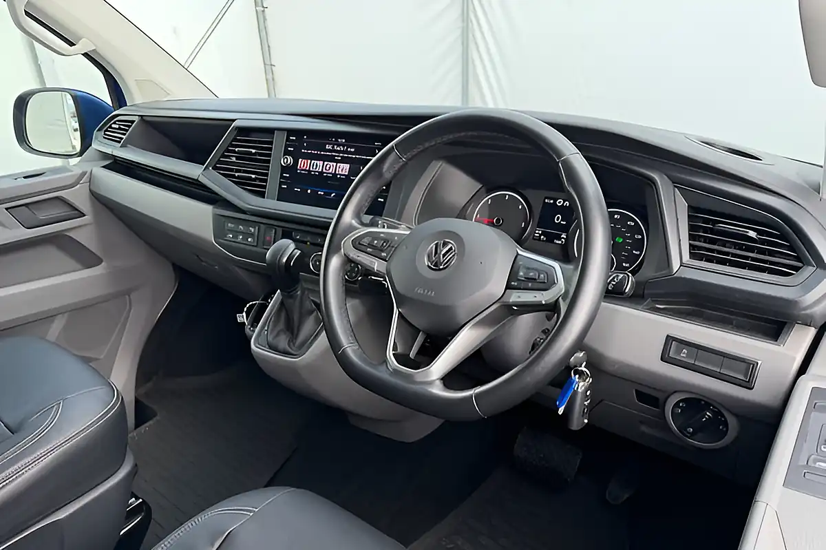 Used 2020 Volkswagen Transporter Highline Blue - Interior and Exterior details 14