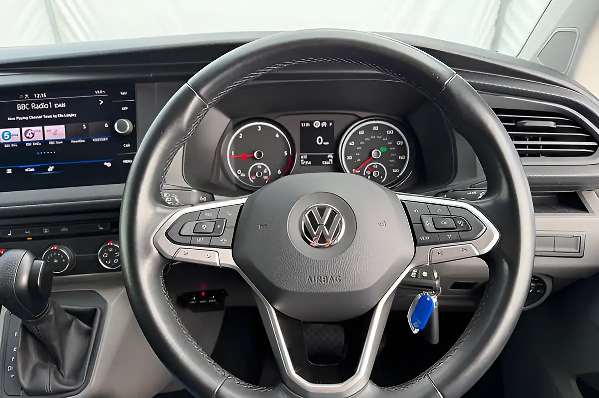 Used 2020 Volkswagen Transporter Highline Blue - Interior and Exterior details 16