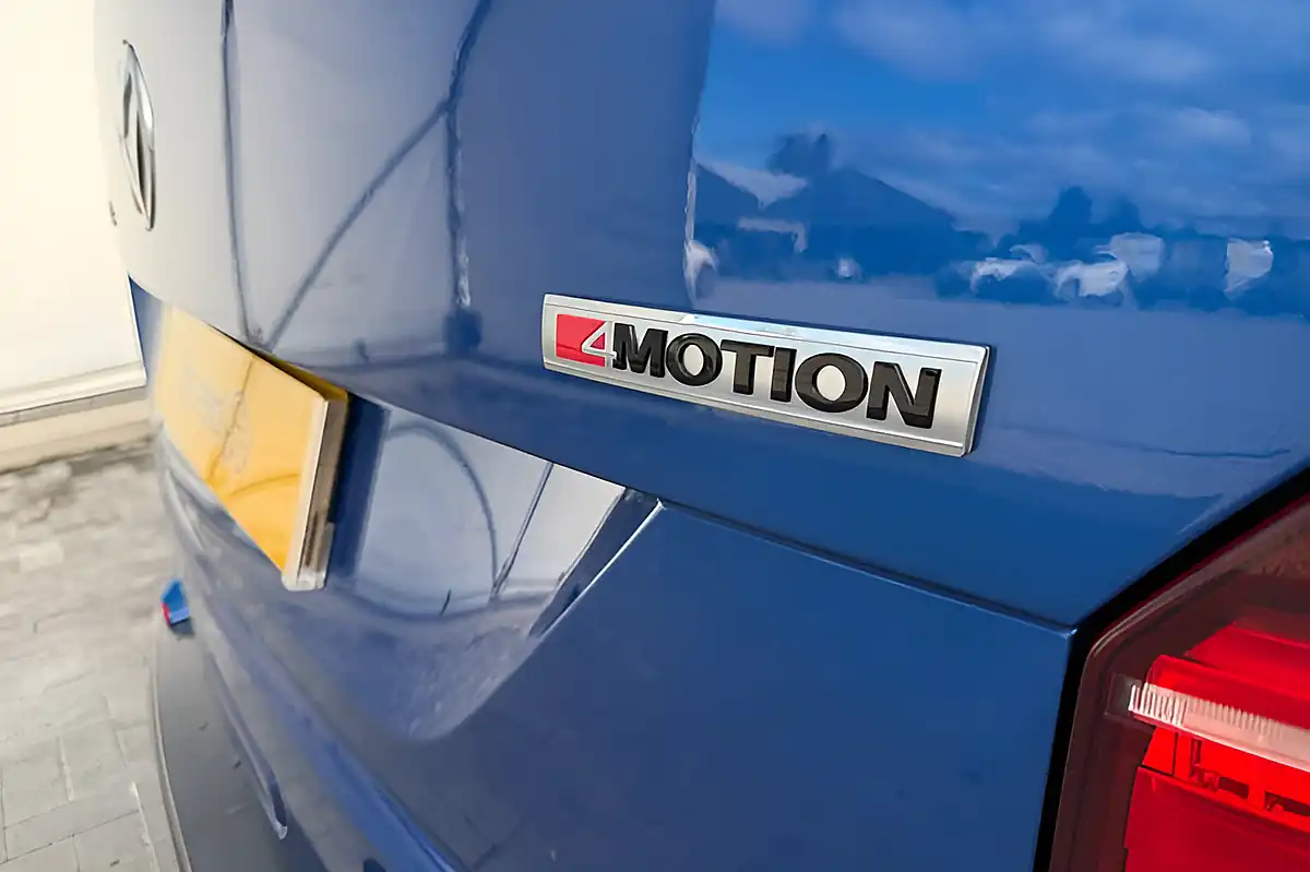 Used 2020 Volkswagen Transporter Highline Blue - Interior and Exterior details 20