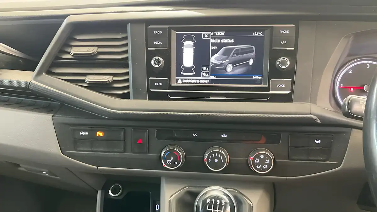 Used 2020 Volkswagen Transporter Highline White - Interior and Exterior details 7