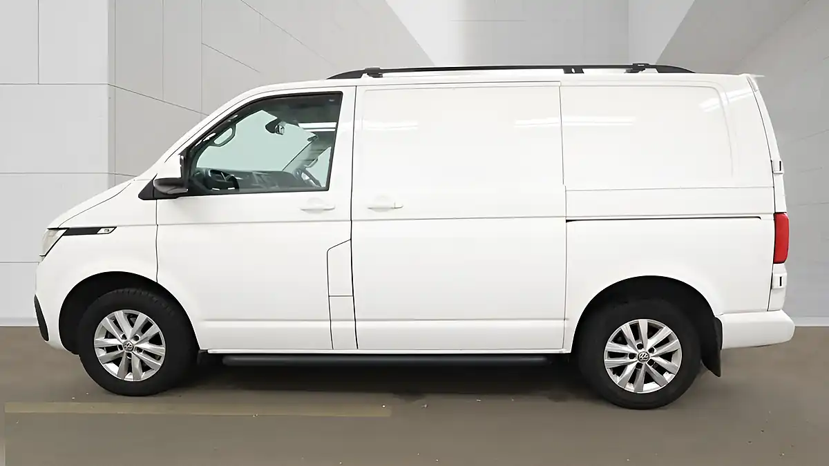 Used 2020 Volkswagen Transporter Highline White - Interior and Exterior details 8