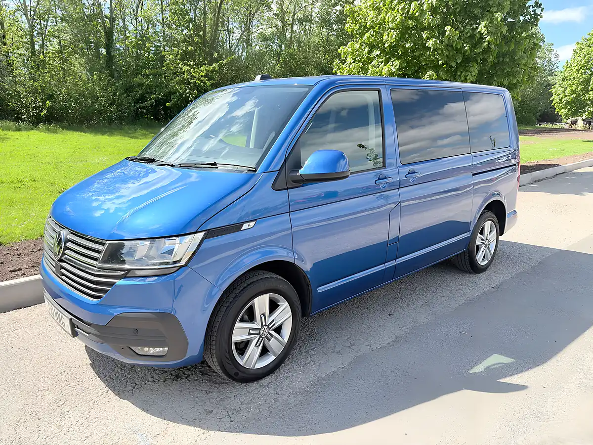 Used 2020 Volkswagen Transporter Se Blue - Interior and Exterior details 4