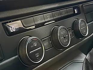 Used 2020 Volkswagen Transporter Shuttle Se Silver - Interior and Exterior details 17
