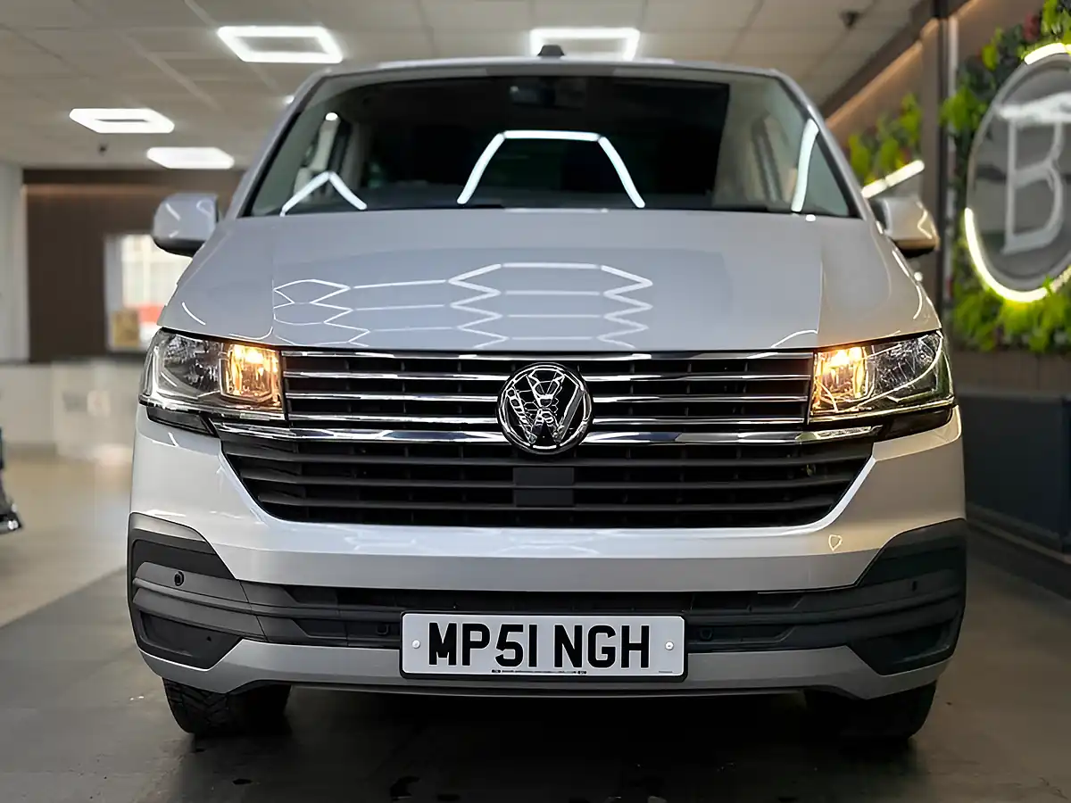 Used 2020 Volkswagen Transporter Shuttle Se Silver - Interior and Exterior details 4