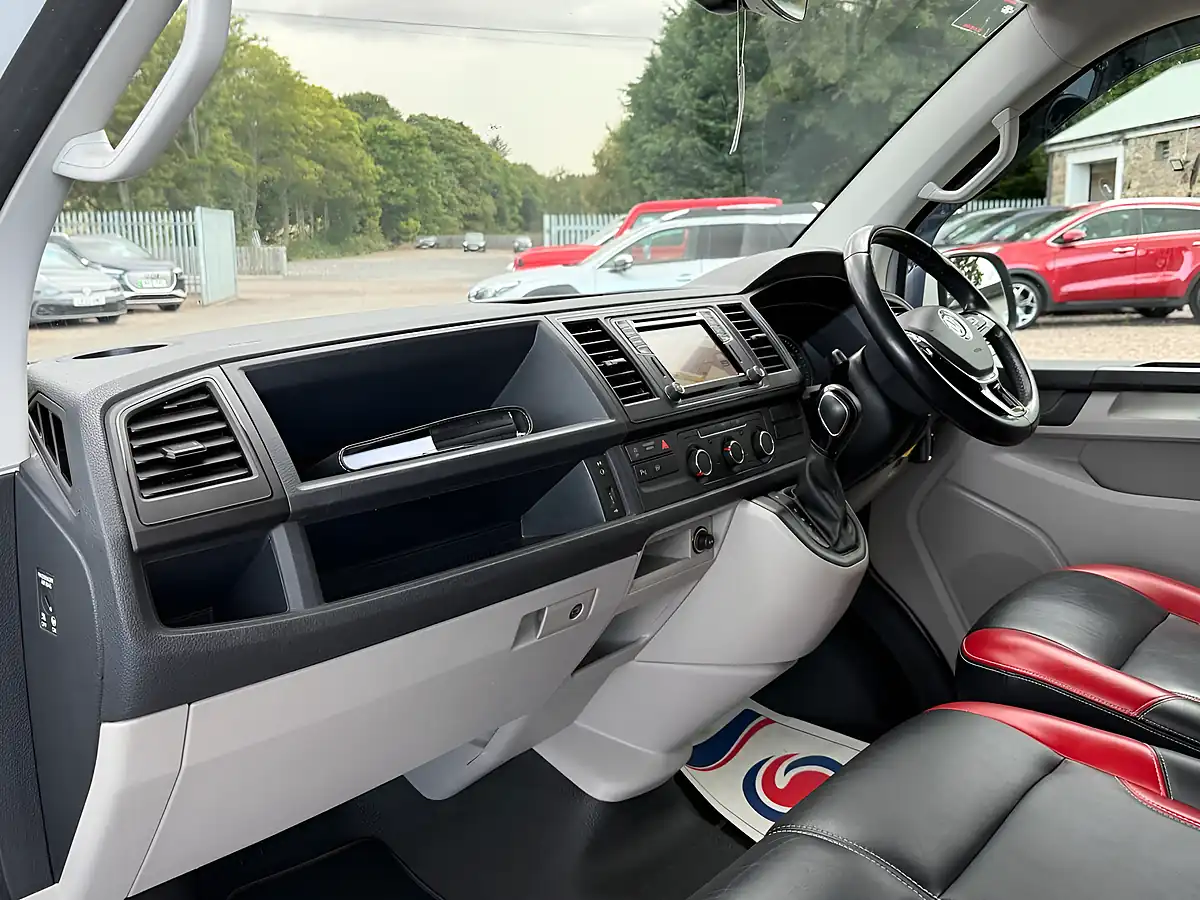 Used 2020 Volkswagen Transporter Sportline Pure White - Interior and Exterior details 10