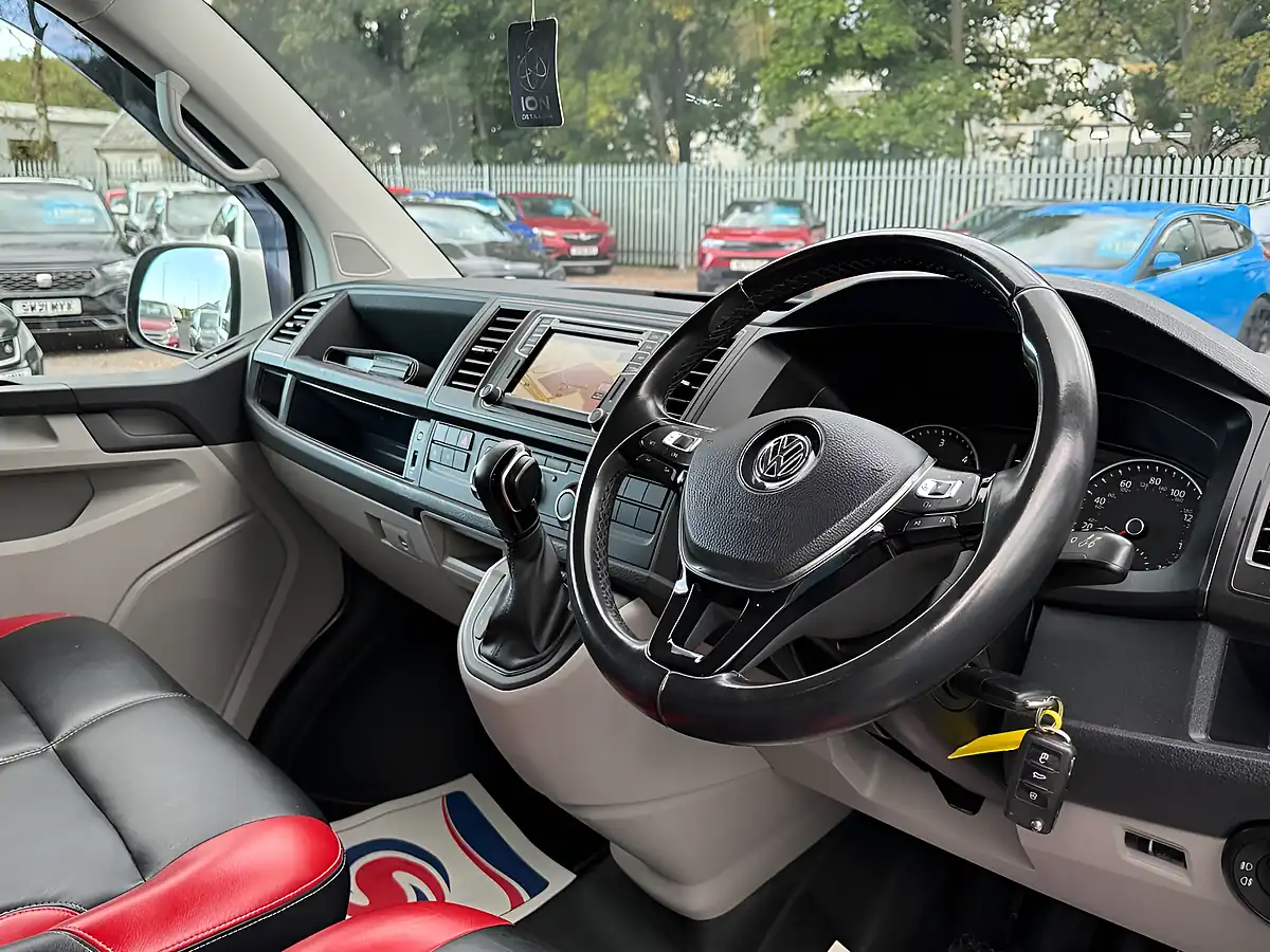 Used 2020 Volkswagen Transporter Sportline Pure White - Interior and Exterior details 9