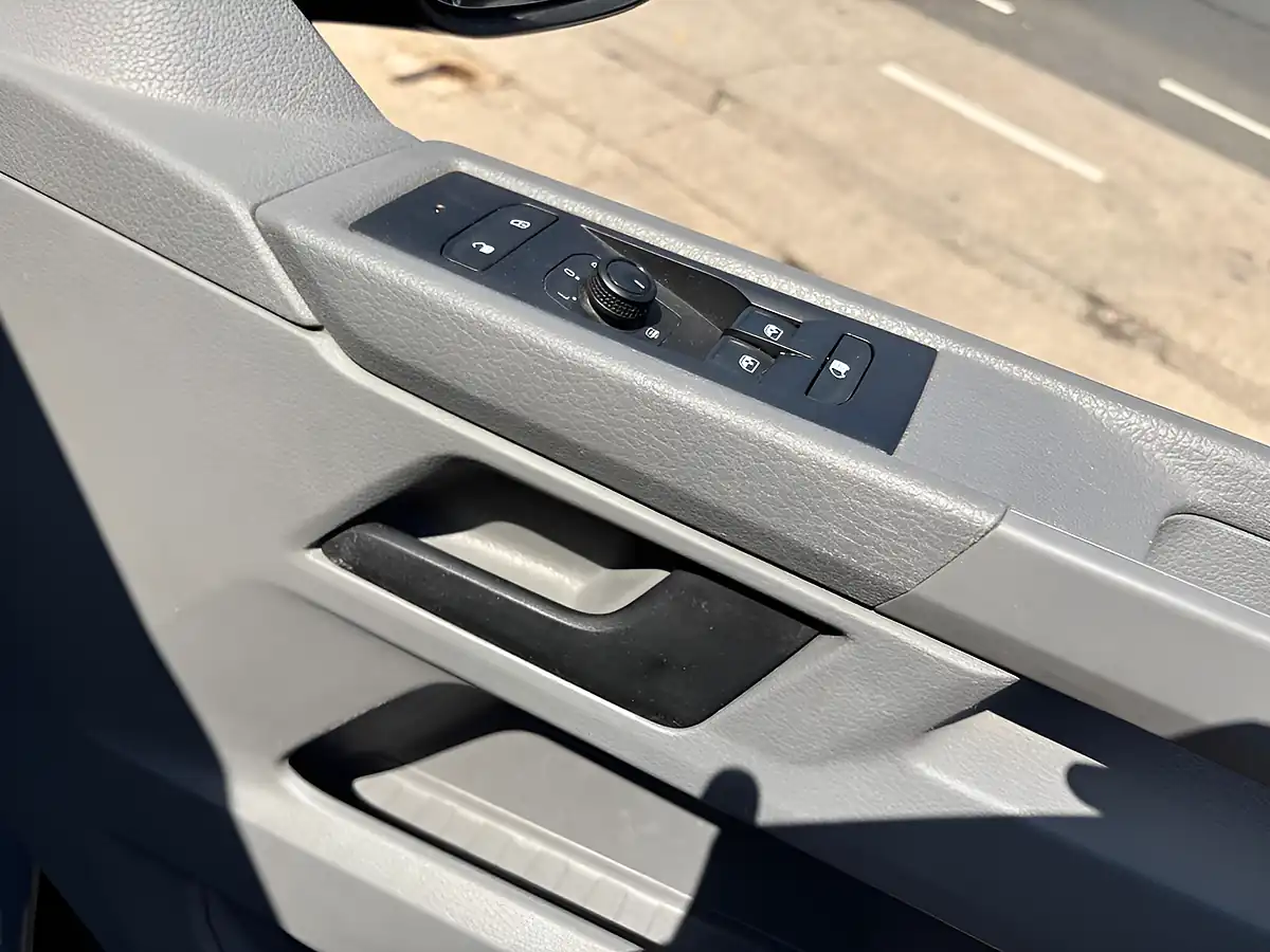 Used 2020 Volkswagen Transporter Startline Grey - Interior and Exterior details 13