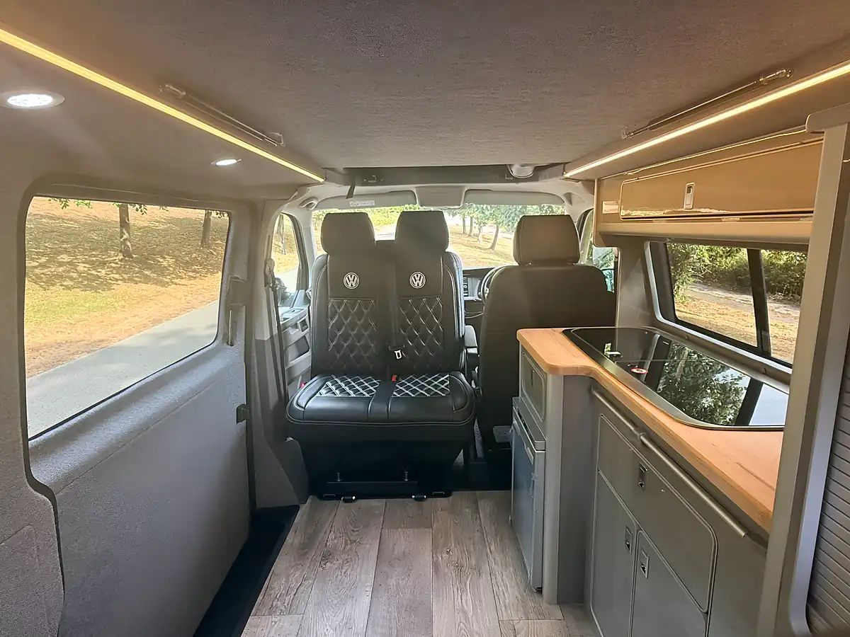 Used 2020 Volkswagen Transporter Startline Grey - Interior and Exterior details 17