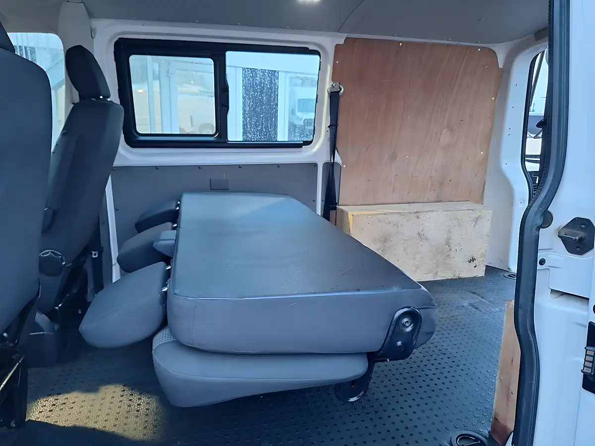 Used 2020 Volkswagen Transporter Startline Kombi Double Cab White - Interior and Exterior details 12