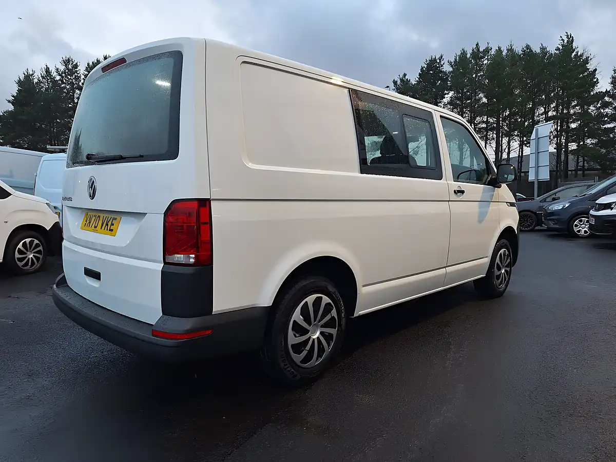 Used 2020 Volkswagen Transporter Startline Kombi Double Cab White - Interior and Exterior details 3