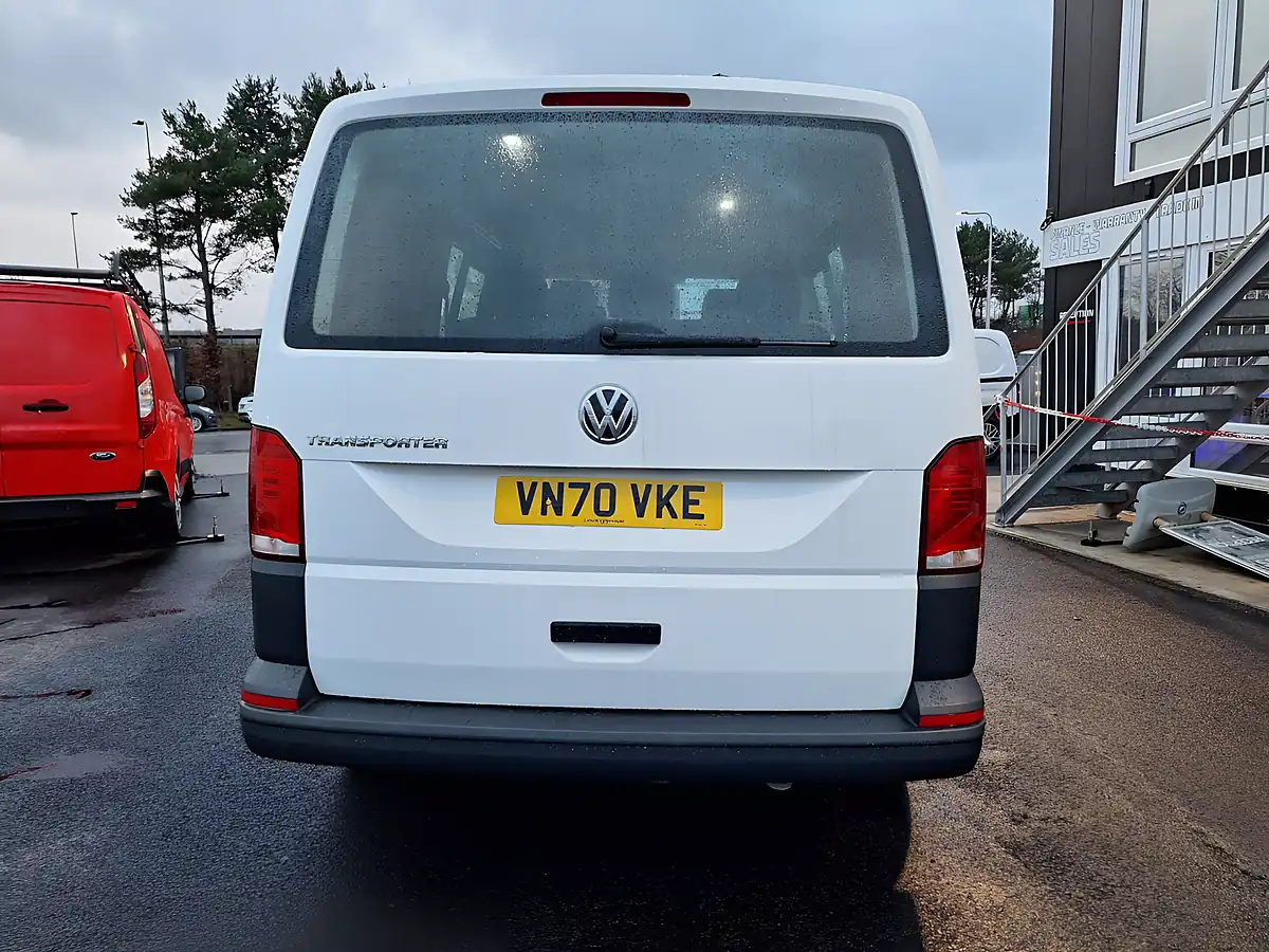 Used 2020 Volkswagen Transporter Startline Kombi Double Cab White - Interior and Exterior details 4