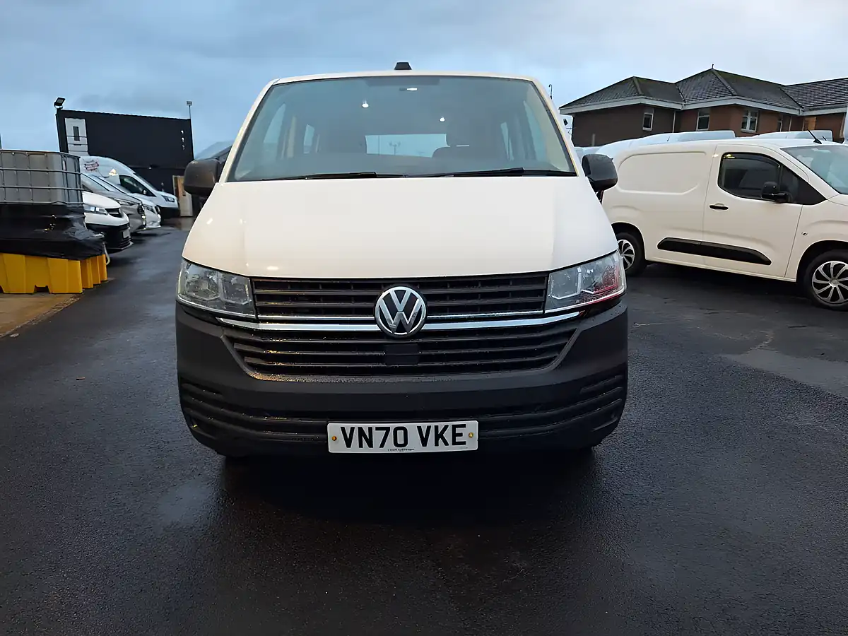 Used 2020 Volkswagen Transporter Startline Kombi Double Cab White - Interior and Exterior details 8