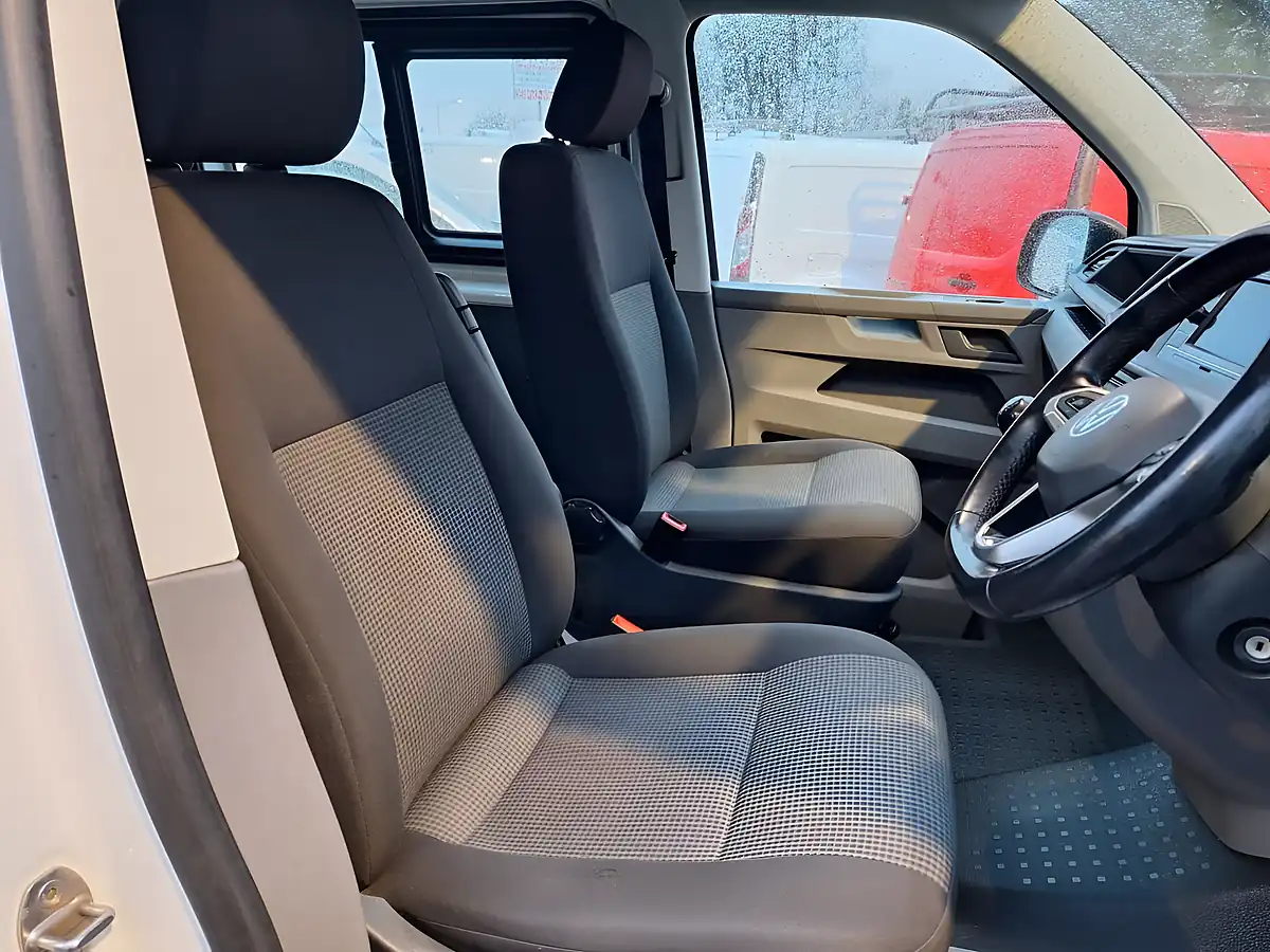 Used 2020 Volkswagen Transporter Startline Kombi Double Cab White - Interior and Exterior details 9