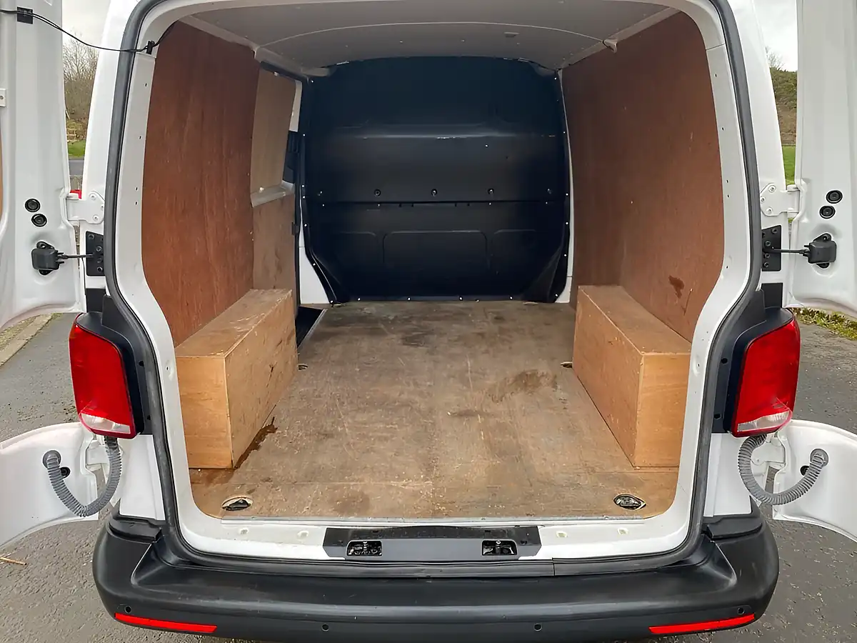 Used 2020 Volkswagen Transporter Startline White - Interior and Exterior details 10