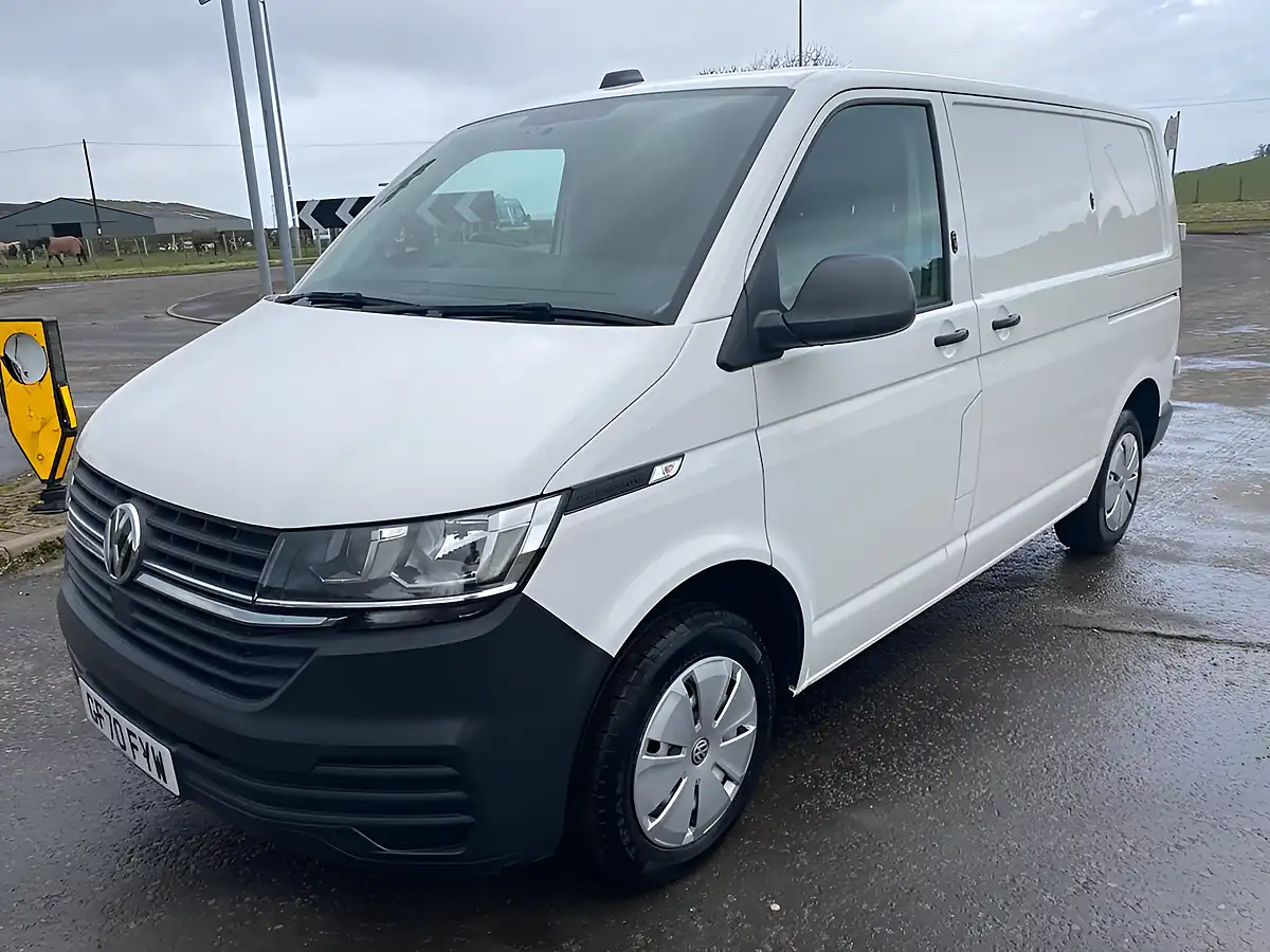 Used 2020 Volkswagen Transporter Startline White - Interior and Exterior details 17