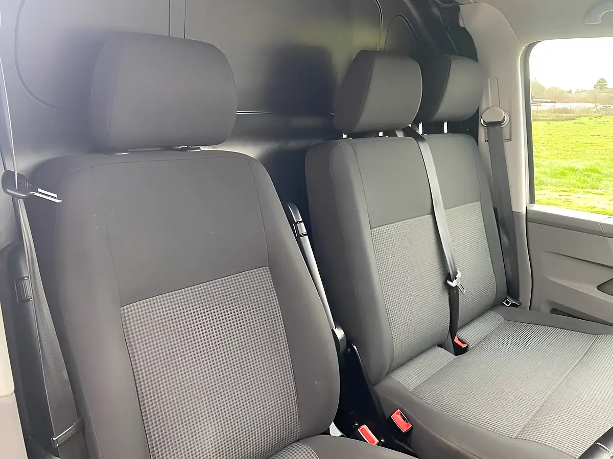 Used 2020 Volkswagen Transporter Startline White - Interior and Exterior details 8