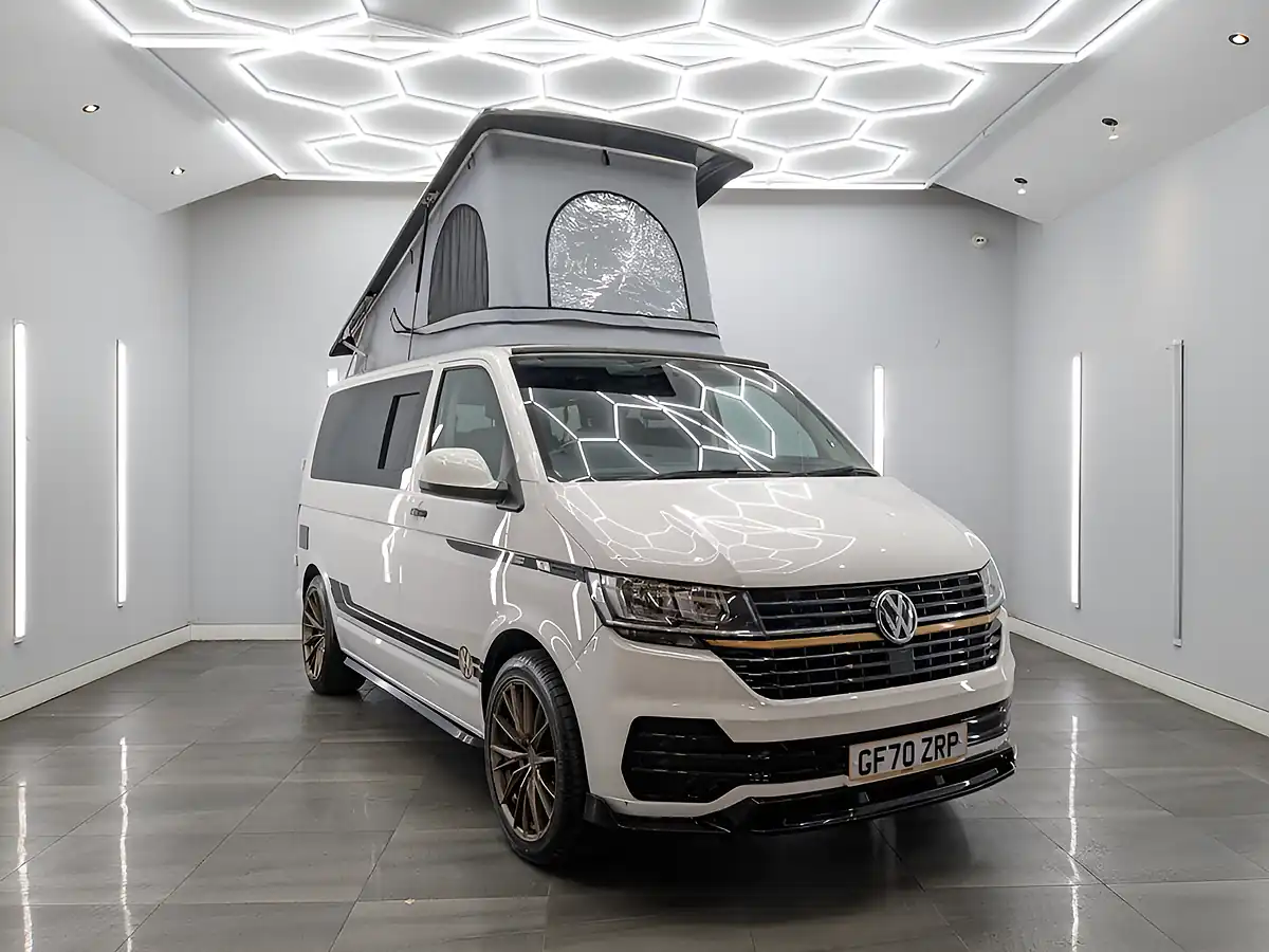 Used 2020 Volkswagen Transporter Startline White - Front View