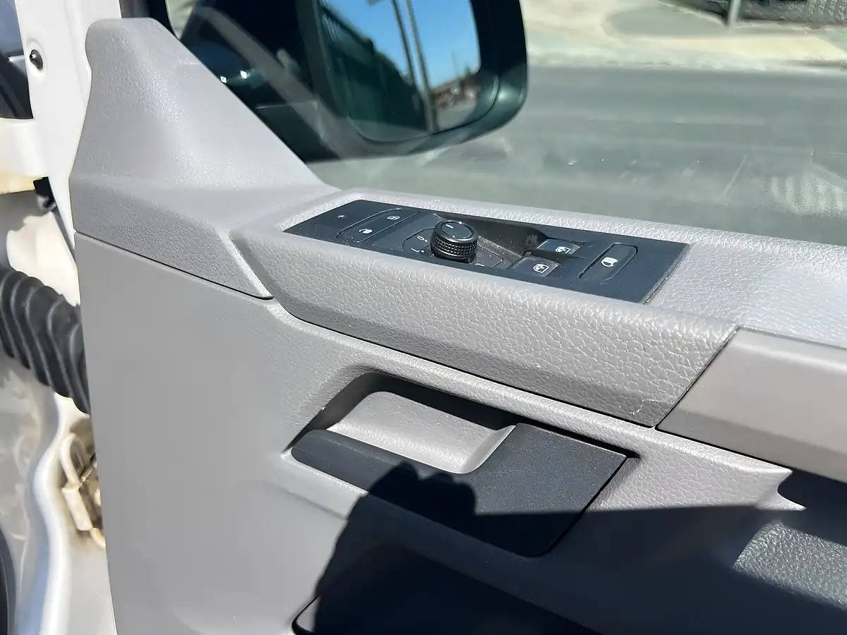 Used 2020 Volkswagen Transporter Startline White - Interior and Exterior details 19