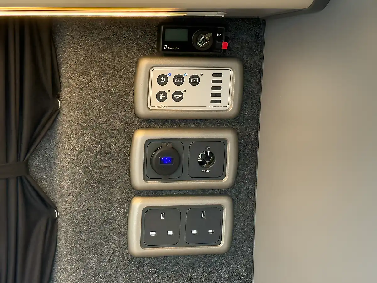 Used 2020 Volkswagen Transporter T32 Highline Grey - Interior and Exterior details 14