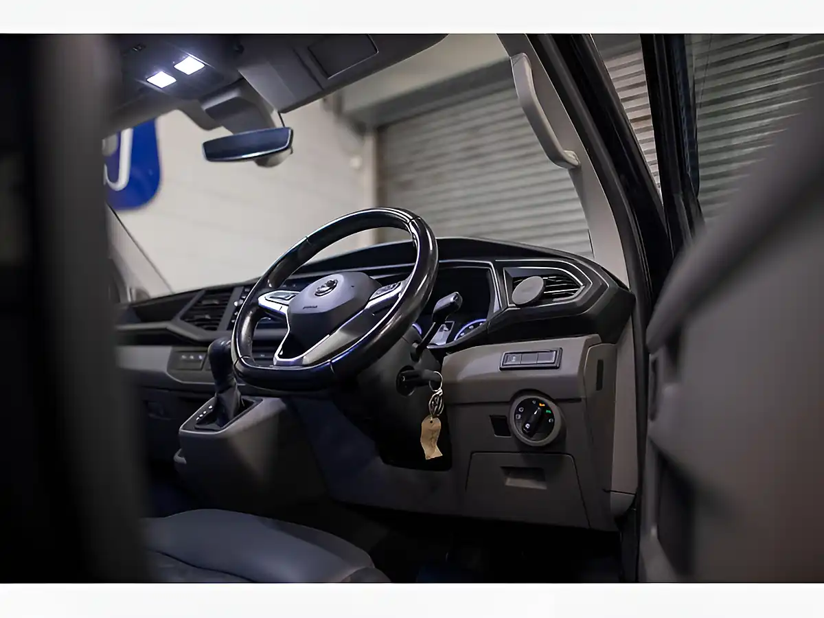 Used 2020 Volkswagen Transporter T32 Highline Kombi Double Cab Black - Interior and Exterior details 13