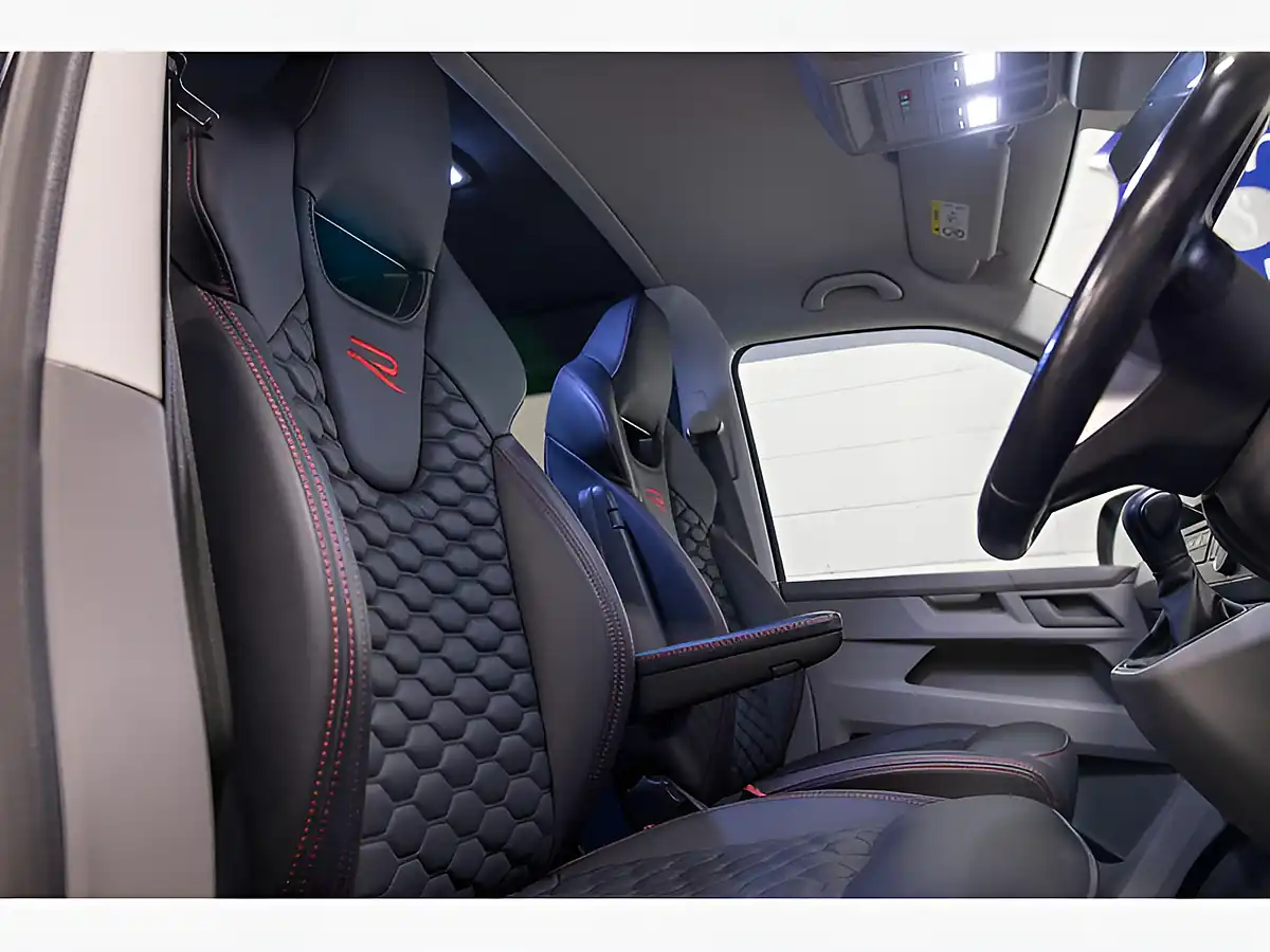 Used 2020 Volkswagen Transporter T32 Highline Kombi Double Cab Black - Interior and Exterior details 2